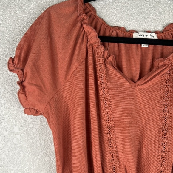 Love & Joy Mauve Pink Boho Lace Casual Short Sleeve Top Size Small - Picture 2 of 6